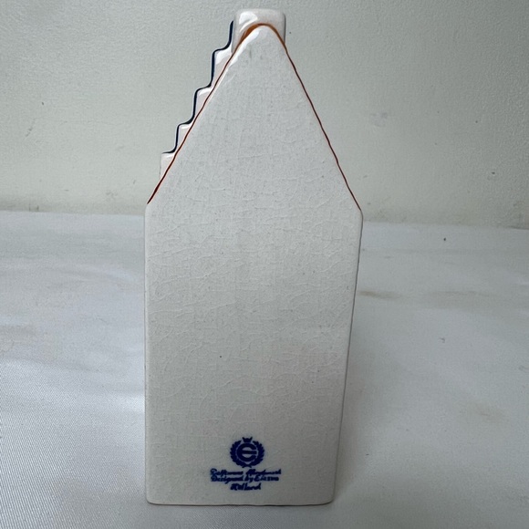 Elesva Holland - Picture 2 of 4